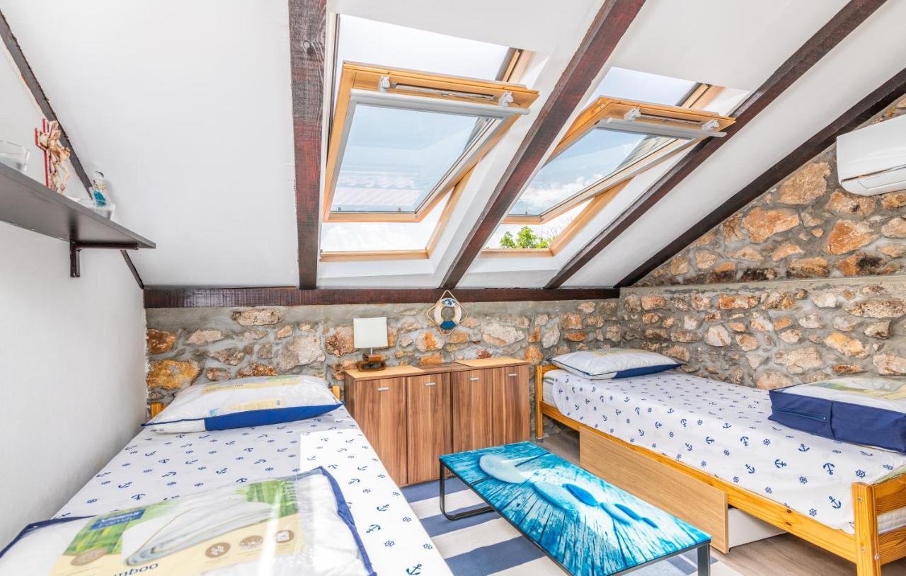 Appartement Stone House Knez à Vrbnik Extérieur photo