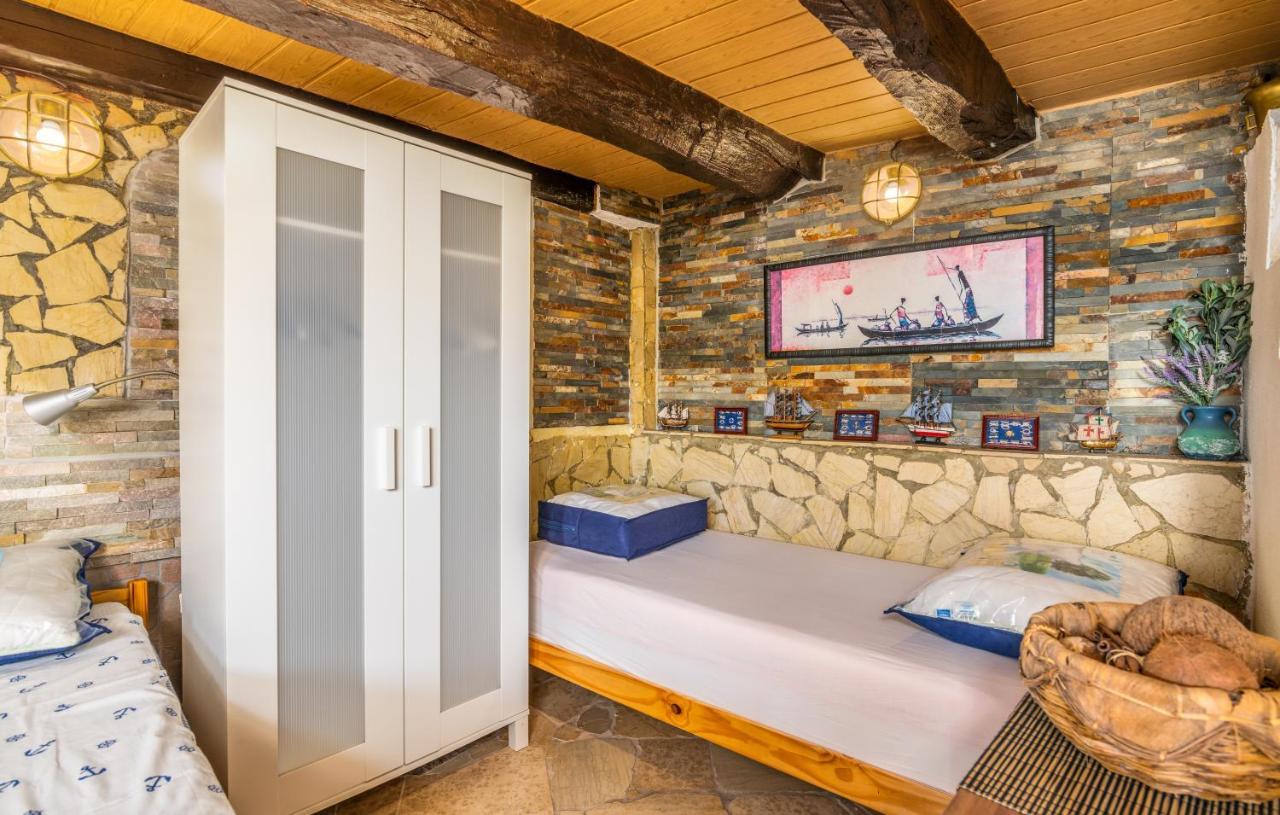 Appartement Stone House Knez à Vrbnik Extérieur photo